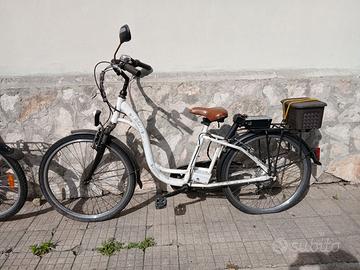 Bici elettrica Bibike,con doppia,batteria,da 24 v.