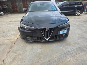 Ricambi Alfa Romeo Giulia 2.2D 2015> (952) 6M