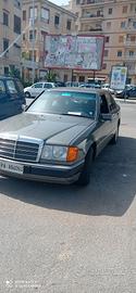 Mercedes-Benz 200 E


