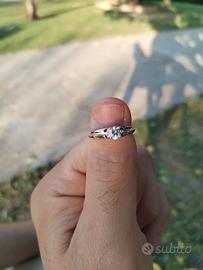 Anello vintage modello solitario con punto luce