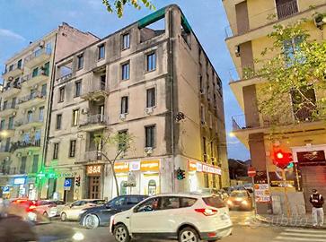Bottega Viale Rapisardi Angolo Via C. Forlanini