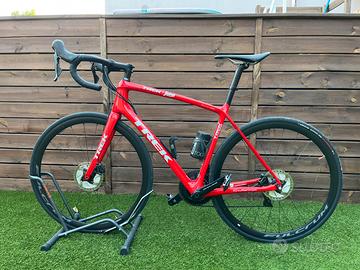 Bici da corsa trek segafredo