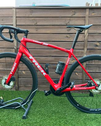 Bici da corsa trek segafredo