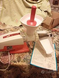 Passapomodoro e tritacarne Bialetti