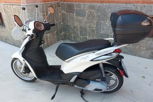 piaggio liberty 150 abs