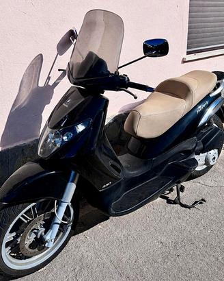 Piaggio Beverly 250