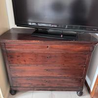 Comò antico stile Impero con piedi a cipolla