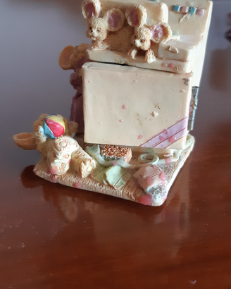 Soprammobile in ceramica con topini