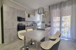 Appartamento di 100 m² con 3 locali e box auto a P