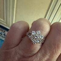 Anello oro a fiore 18k con diamanti