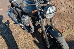Moto Guzzi V7 850 Stone 2021