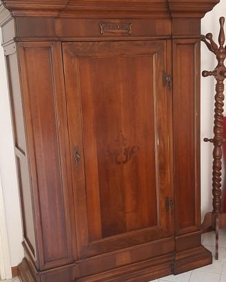 armadio e letto stile classico