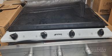 Piano cottura SMEG con coperchio da 60 cm