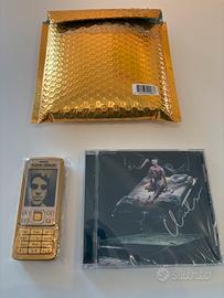 Mahmood CD autografo + cellulare gold
