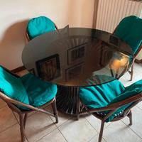 Tavolo in vimini con vetro rotondo e 4 sedie