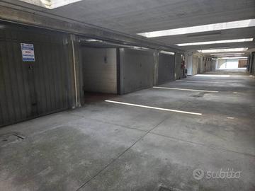 Box / Garage di 14 m² a Cinisello Balsamo