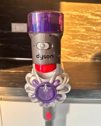 DYSON V8 advance
