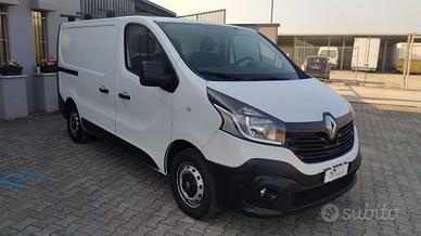 RENAULT TRAFIC 3 posti ALLESTITO INTERNAMENTE