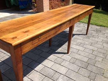 Tavolo Luigi XVI primi 800 noce massello