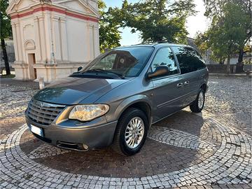 Chrysler Voyager 7 posti automatico