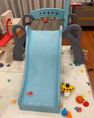 scivolo per bambini con rete da calcio