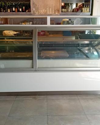 vetrina frigo tekna per gelatiera e pasticceria 
