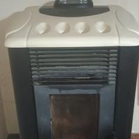 stufa a pellet Ravelli ecoteck 