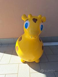 Giraffa cavalcabile gonfiabile 