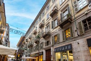 PANORAMICO FINEMENTE RISTRUTTURATO IN VIA LAGRANGE