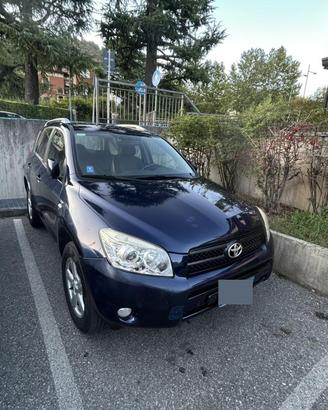Toyota rav 4 2.2 td 4D