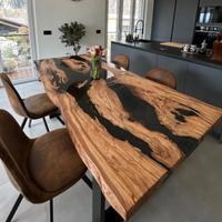 🌿 Tavoli in legno e resina su misura 