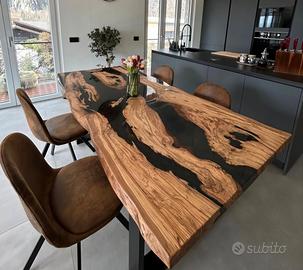 🌿 Tavoli in legno e resina su misura 