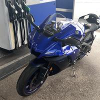 R1 full akrapovic
