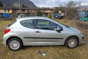 Peugeot 207 1.4 benzina 73 CV - 167.00 km - usata