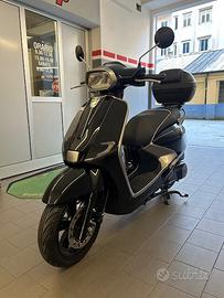 Sym Fugue 125 - bauletto 33Lt. incluso