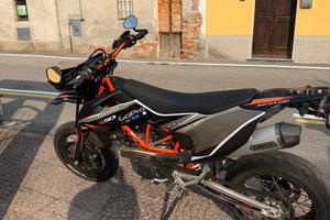 Supermotard ktm 690