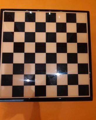 Giochi riuniti da tavolo, dama scacchi e tris 
