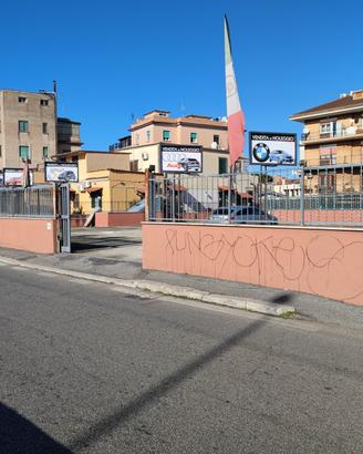 Area di parcheggio - piazzale espositivo