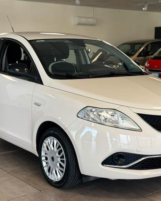 Lancia Ypsilon 1.2 69 CV 5 porte Platinum GPL