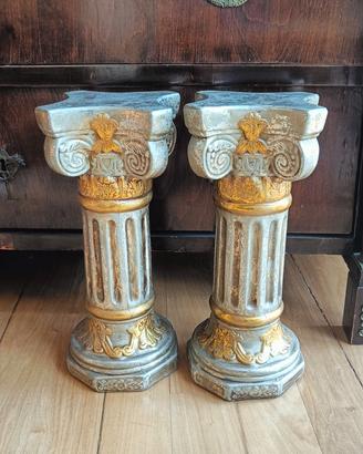 2 colonne greche decorate. 
