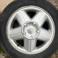 4 Cerchi e gomme yokohama renault 15”