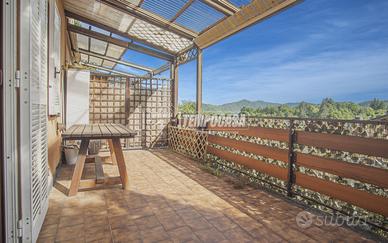 3 LOCALI CON TERRAZZA E POSTO AUTO