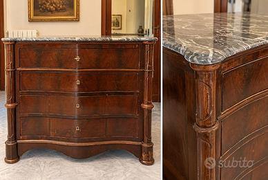 Elegante cassettone d’epoca in legno top marmo tra