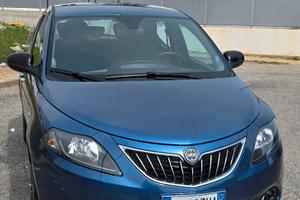 Lancia Ypsilon Ibrida 