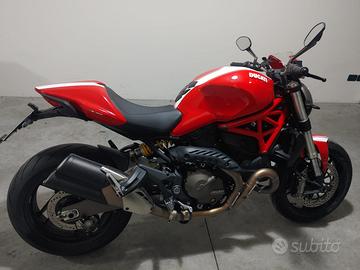 Moto Ducati Monster 821