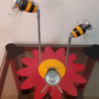 Lampadario in legno e plastica con api