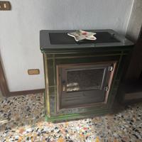 Stufa a legna in ceramica.