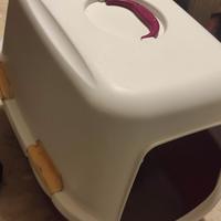 cuccie di plastica e cuccia di stoffa e gabbie 