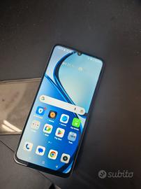 completo di scatola e accessori 