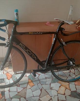bici da corsa in carbonio 